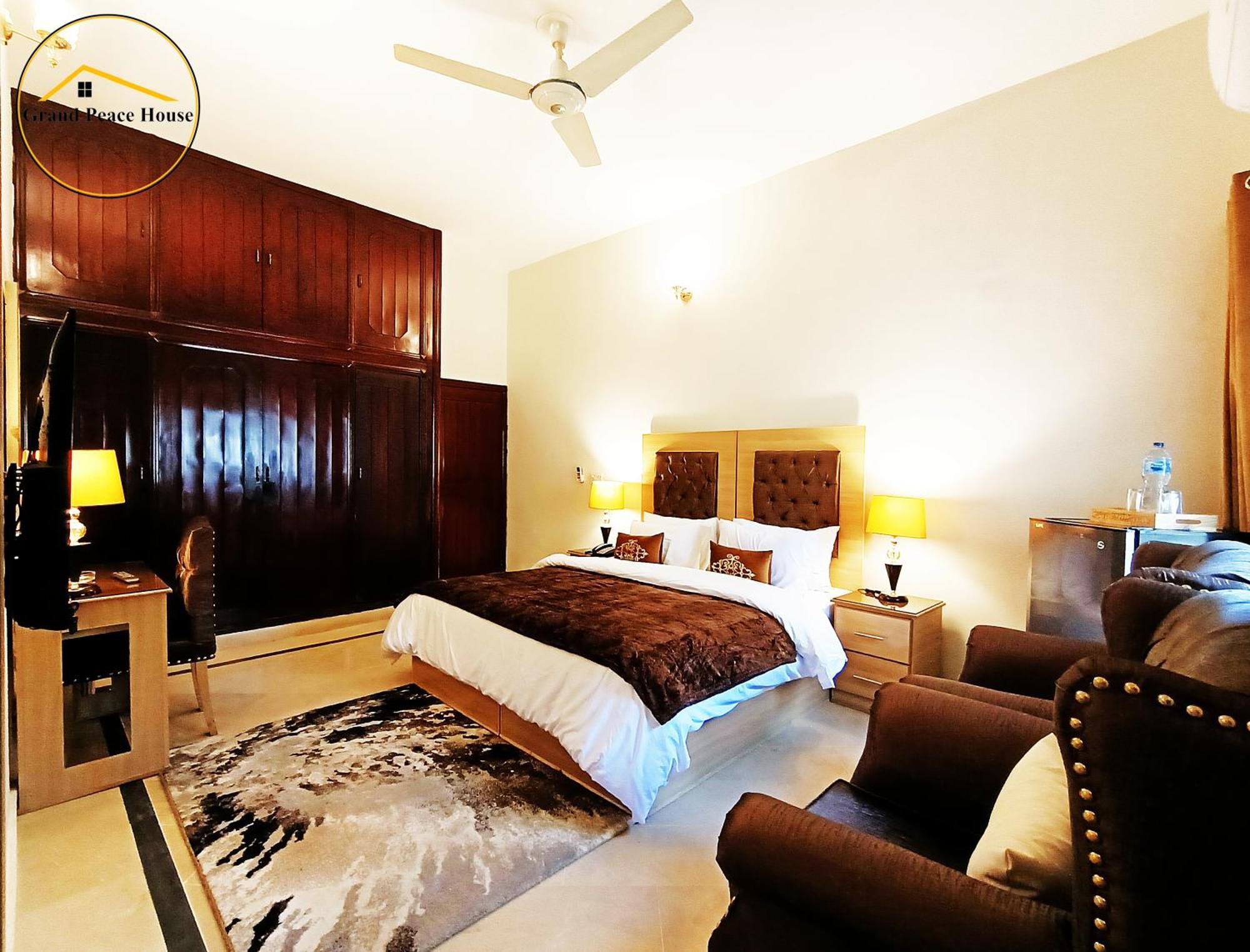 이슬라마바드 Grand Peace House I B&B 외부 사진